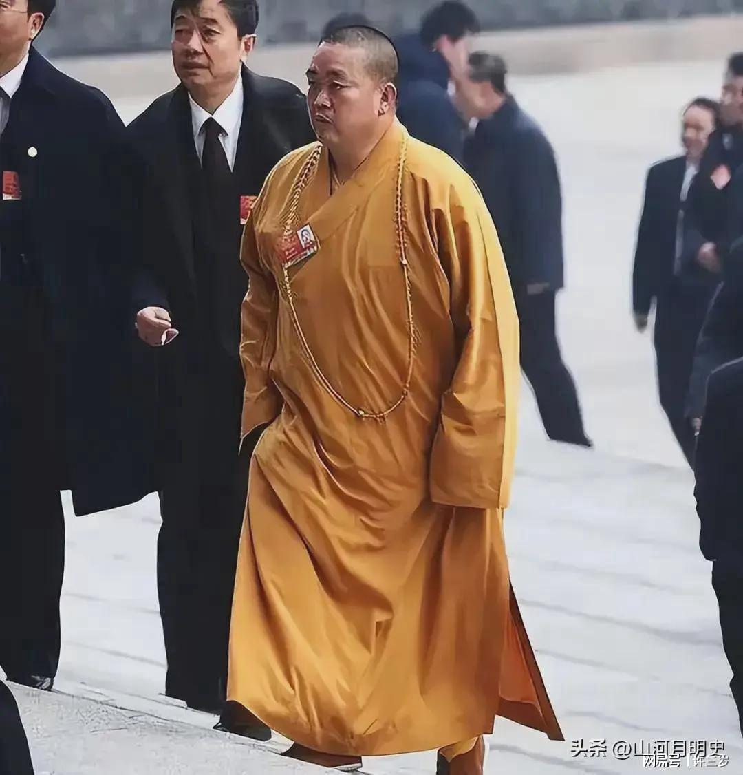 bet365-越扒越劲爆!释永信在少林寺的奢靡生活，你想都不敢想!