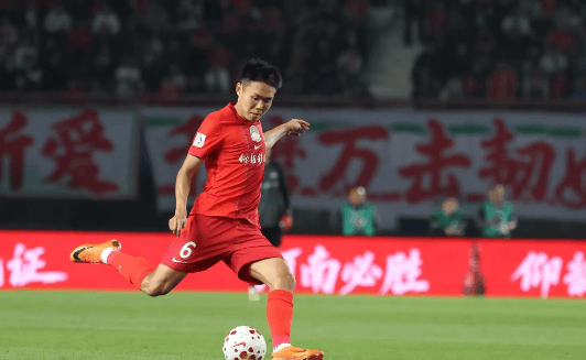 bet365-3-0!中超最神奇球队诞生!赛季唯一不败+11场轰30球,领跑积分榜